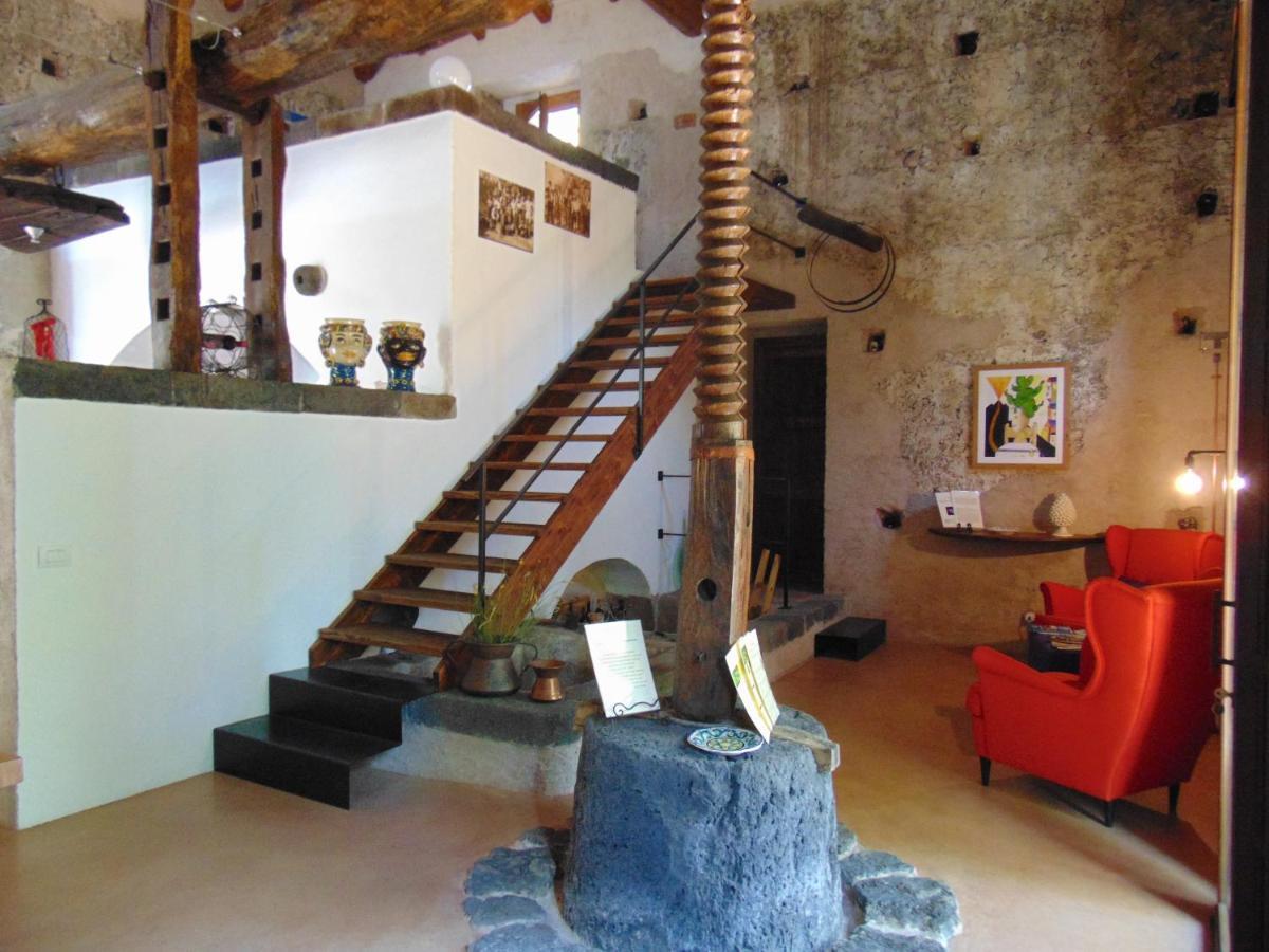 La Corte Di Bafe B&B "Slow Life" Zafferana Etnea Exterior foto